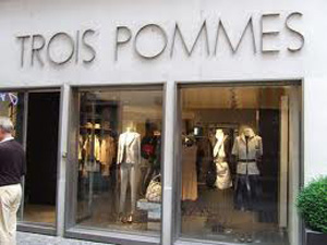 the storefront of Trios Pommes