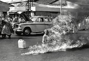 famous photograph of Quang Duc's self-immolation